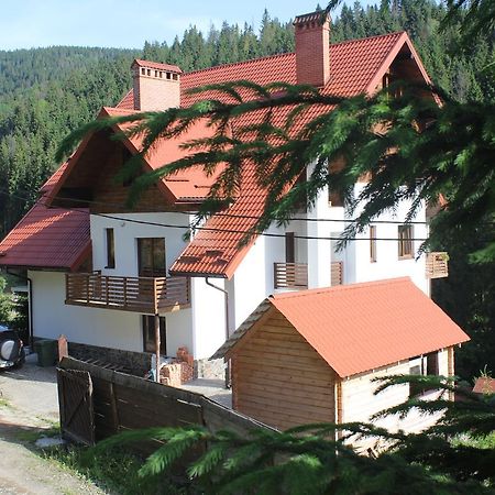 Біля Витягу 슬랍스크 외부 사진